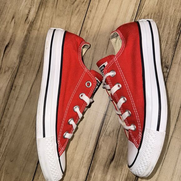 Converse All Stars Low Top Red Women's Size 6 (Men’s 4) - Picture 5 of 10